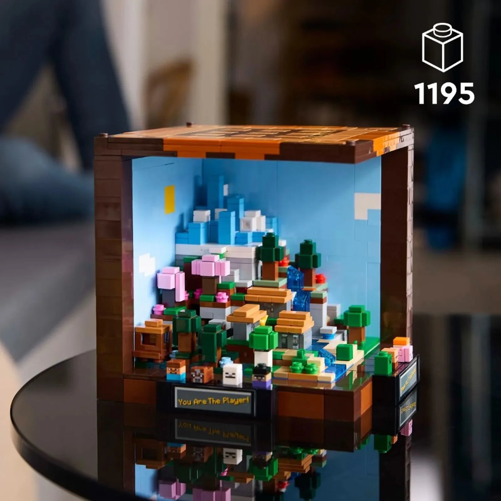 Строительный набор LEGO Minecraft Верстак, 1195 эл.