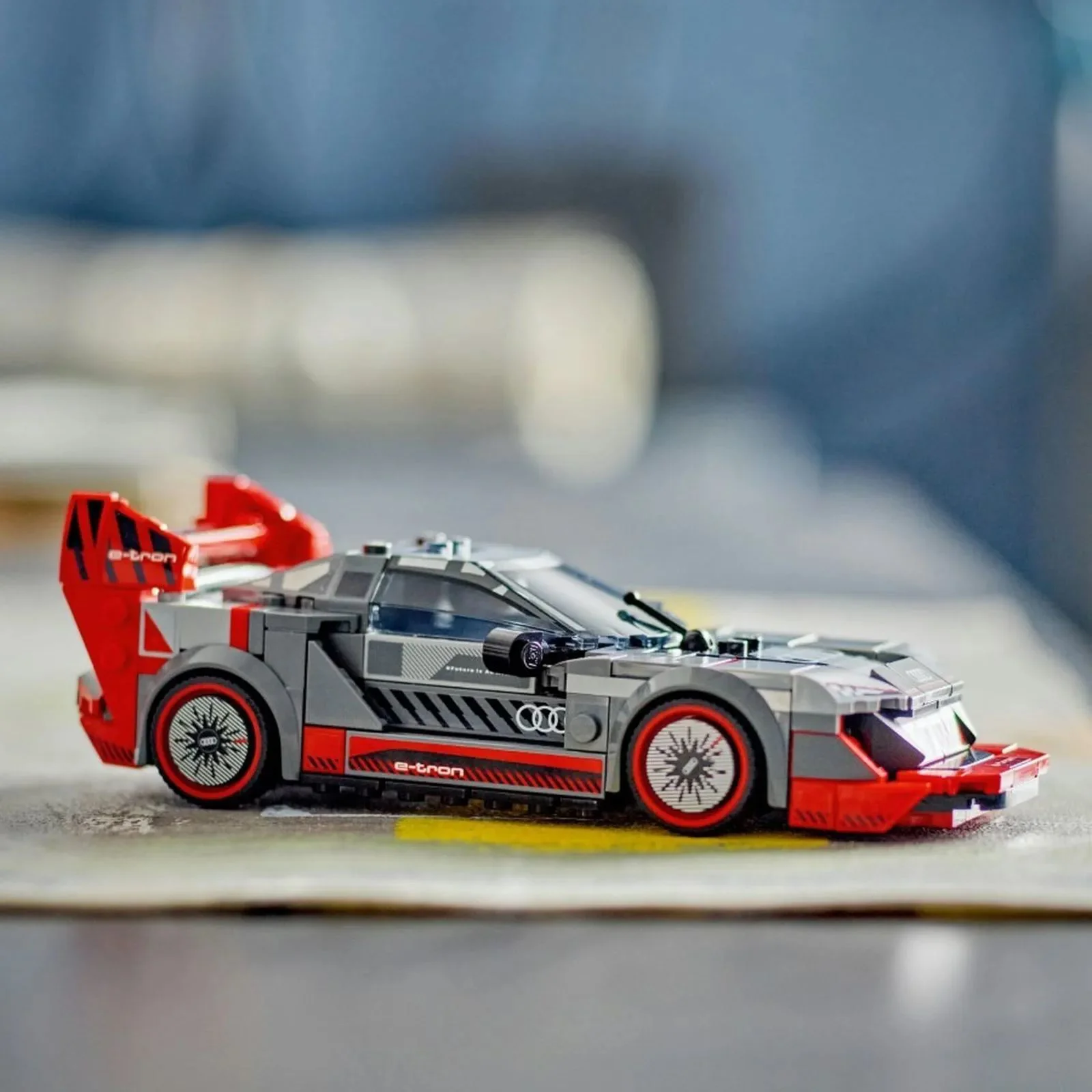 Конструктор LEGO Speed Champions Гоночный автомобиль Audi S1 E-Tron Quattro, 274 эл. foto