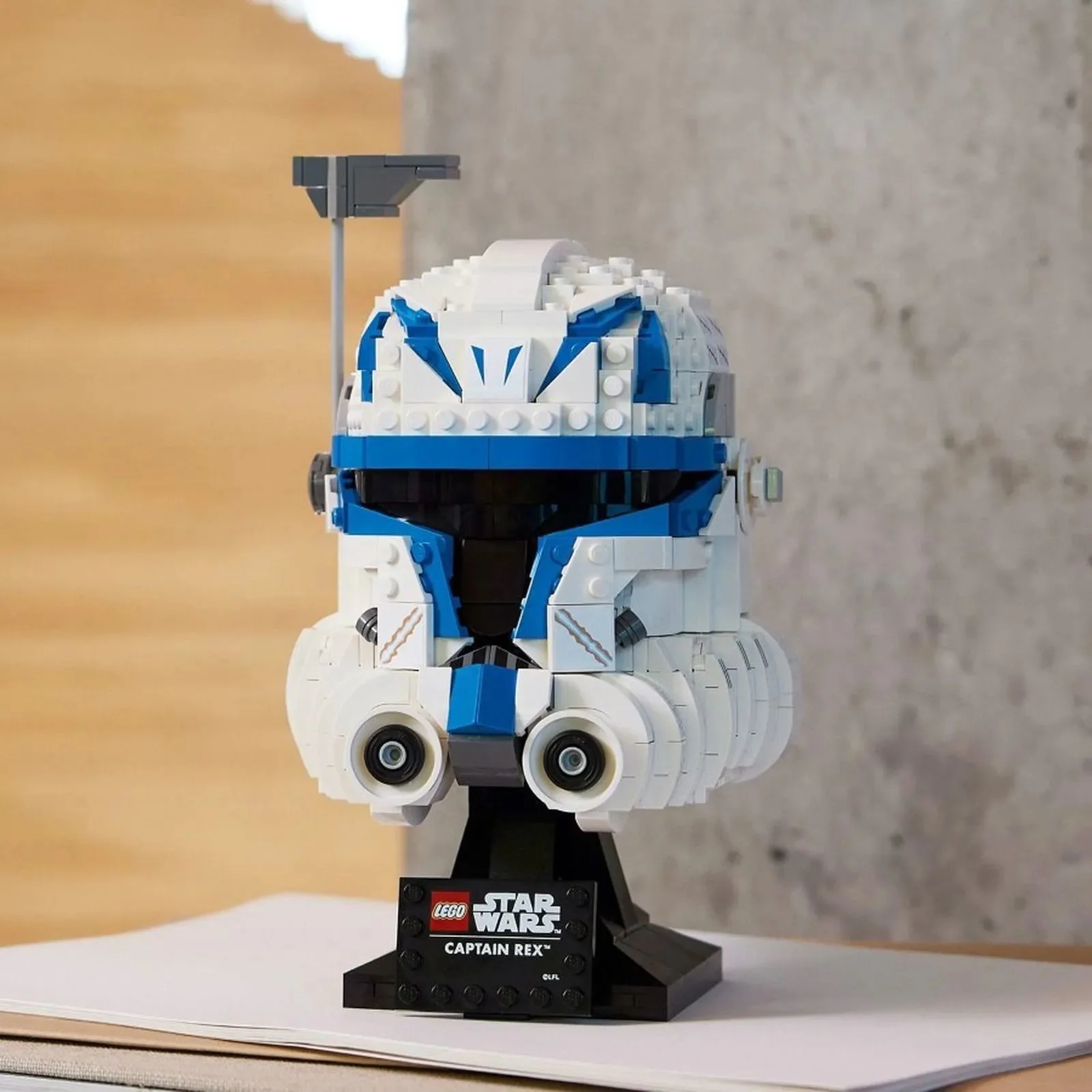 Конструктор LEGO Star Wars Шлем Капитана Рекса, 854 эл. foto