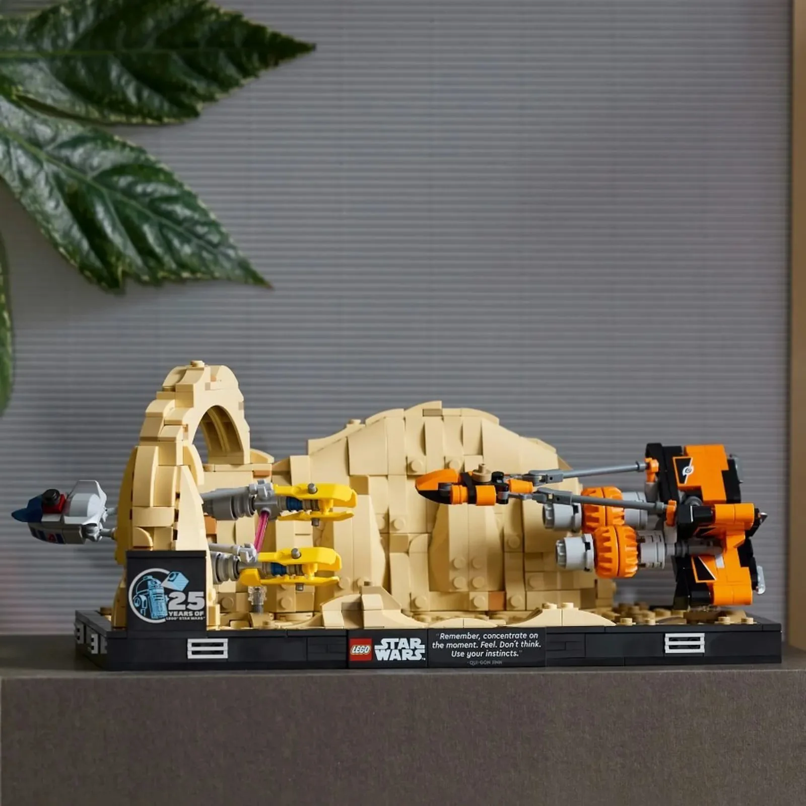 Конструктор LEGO Star Wars Гонка на подрейсерах в Мос-Эспа, 718 эл. foto