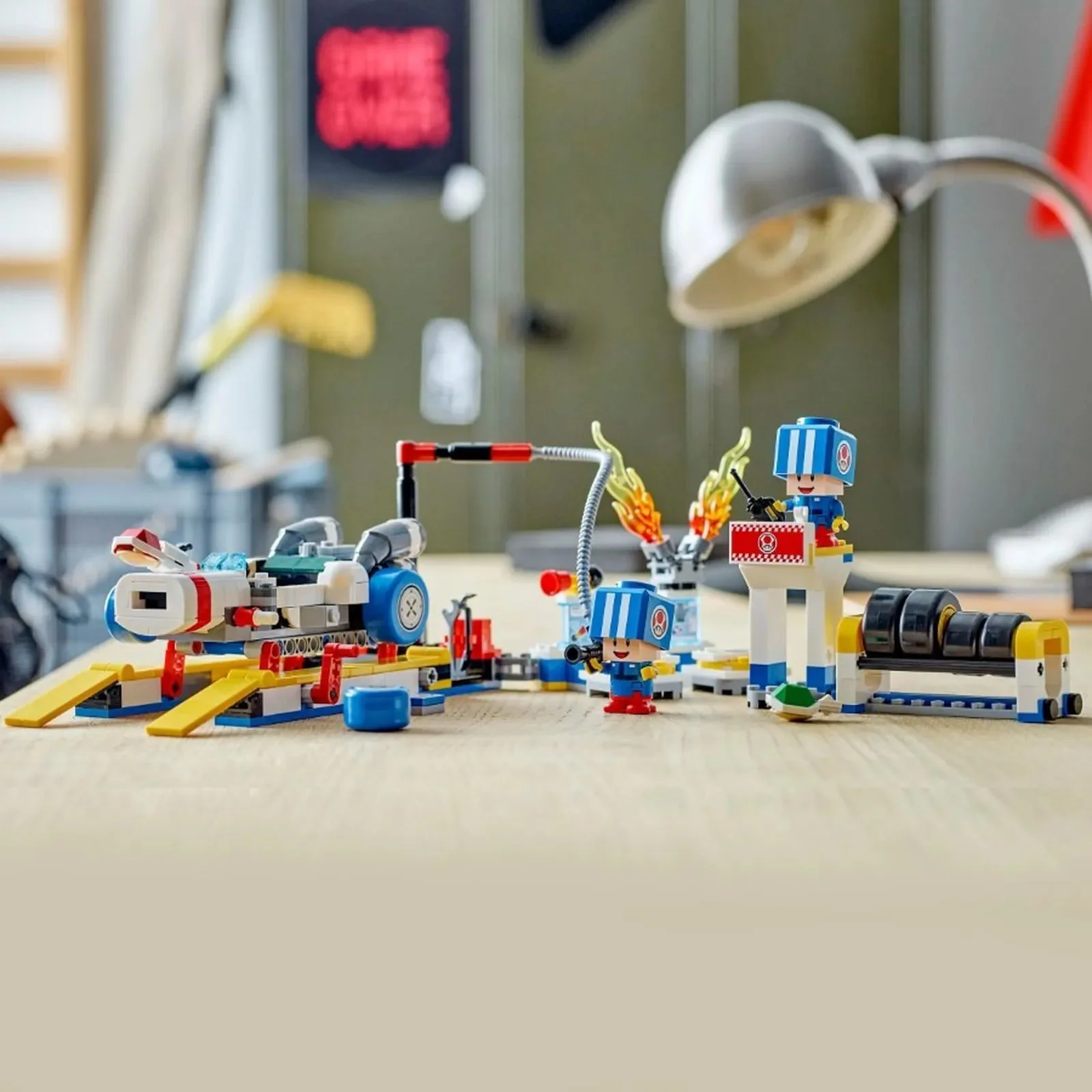 Set de constructie LEGO Super Mario Garajul lui Toad, 390 el. foto