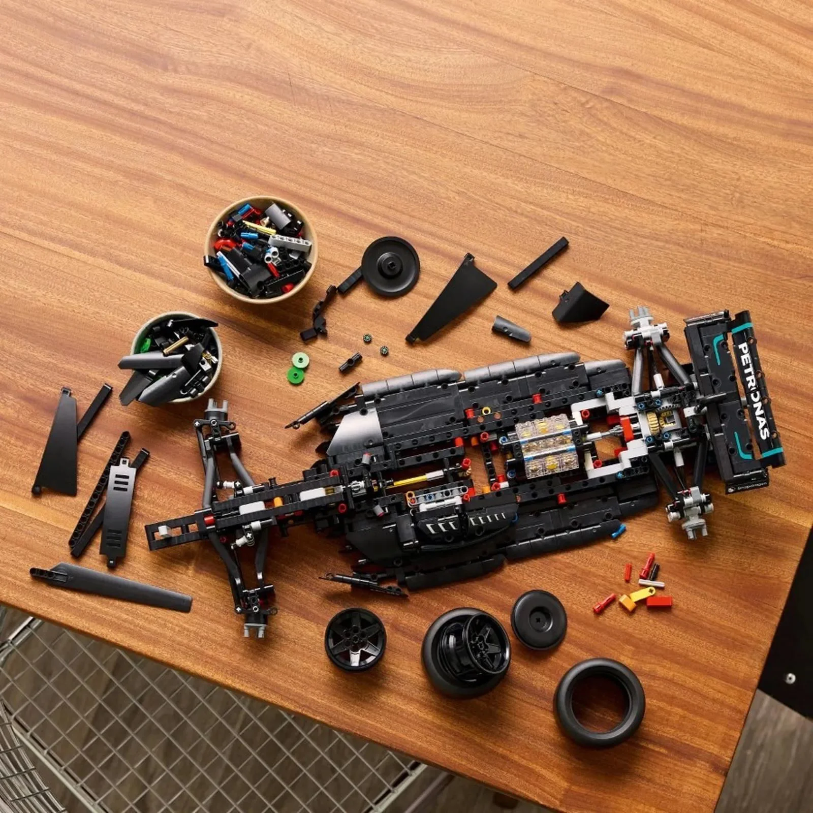 Set de constructie LEGO Technic Mercedes-AMG F1 W14 E Performance, 1642 el.