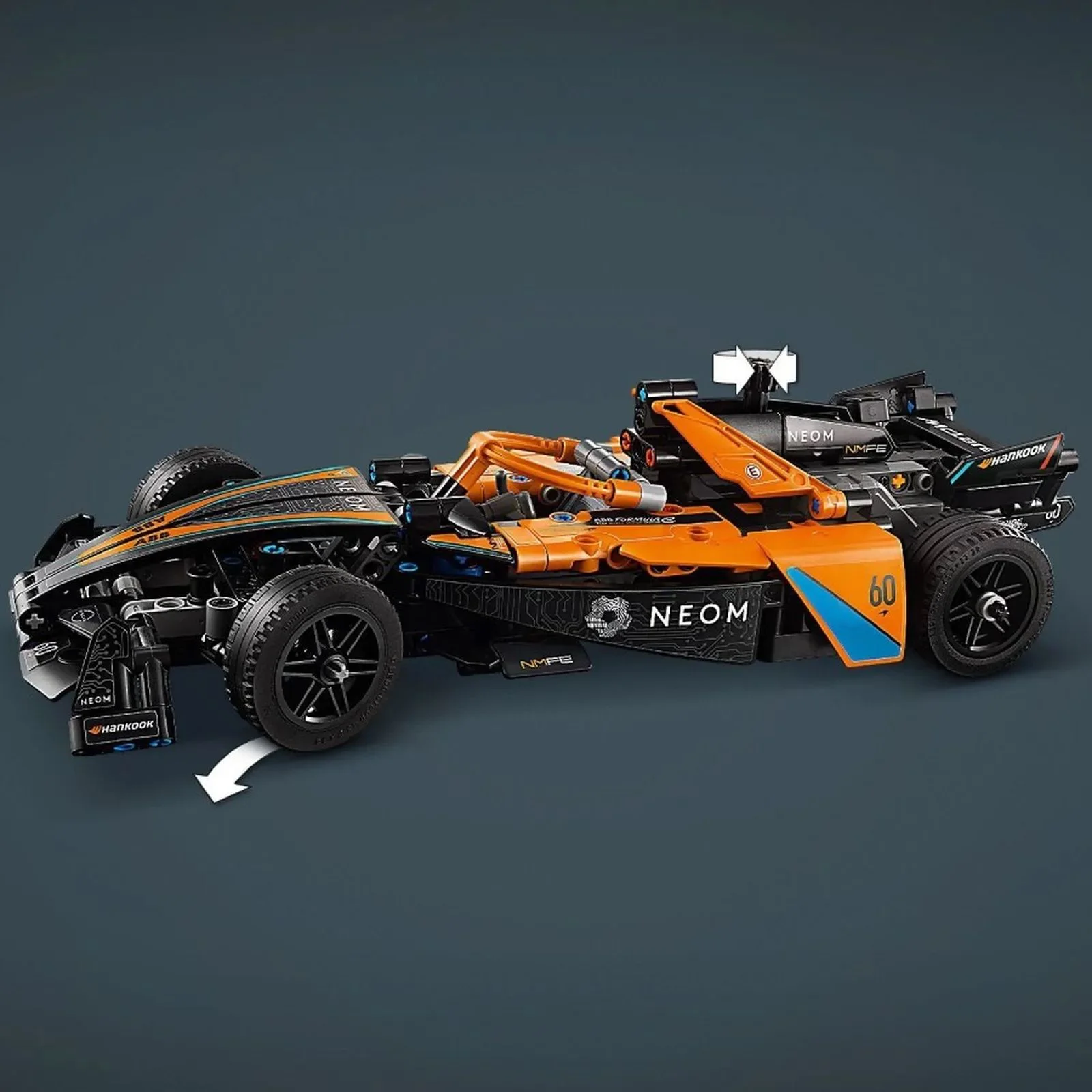 Конструктор LEGO Technic Гоночный автомобиль Neom McLaren Formula E, 452 эл.