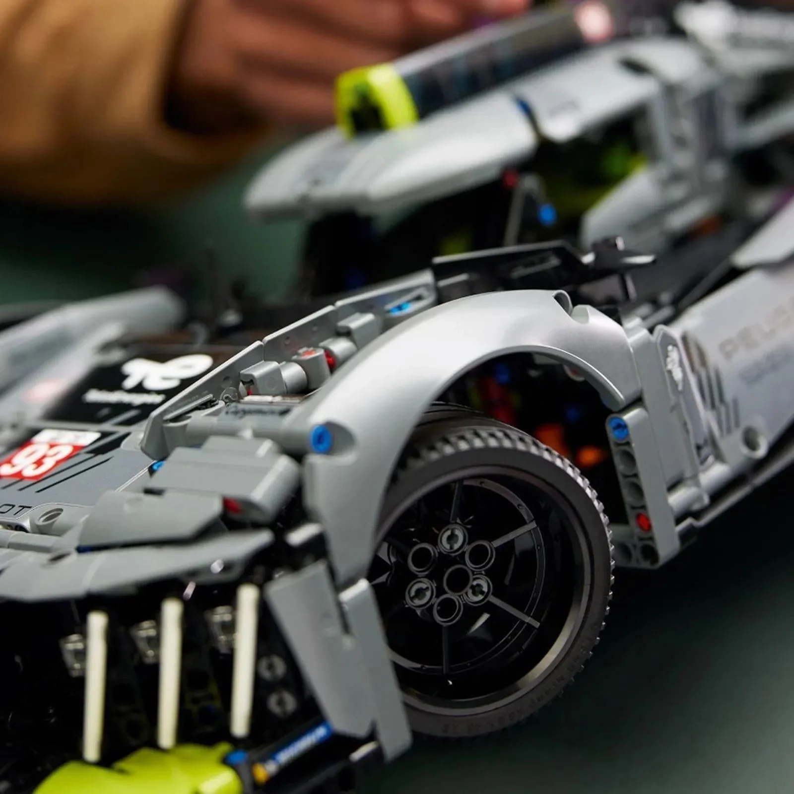 Set de constructie LEGO Technic PEUGEOT 9X8 24H Le Mans Hybrid Hypercar, 1775 el.