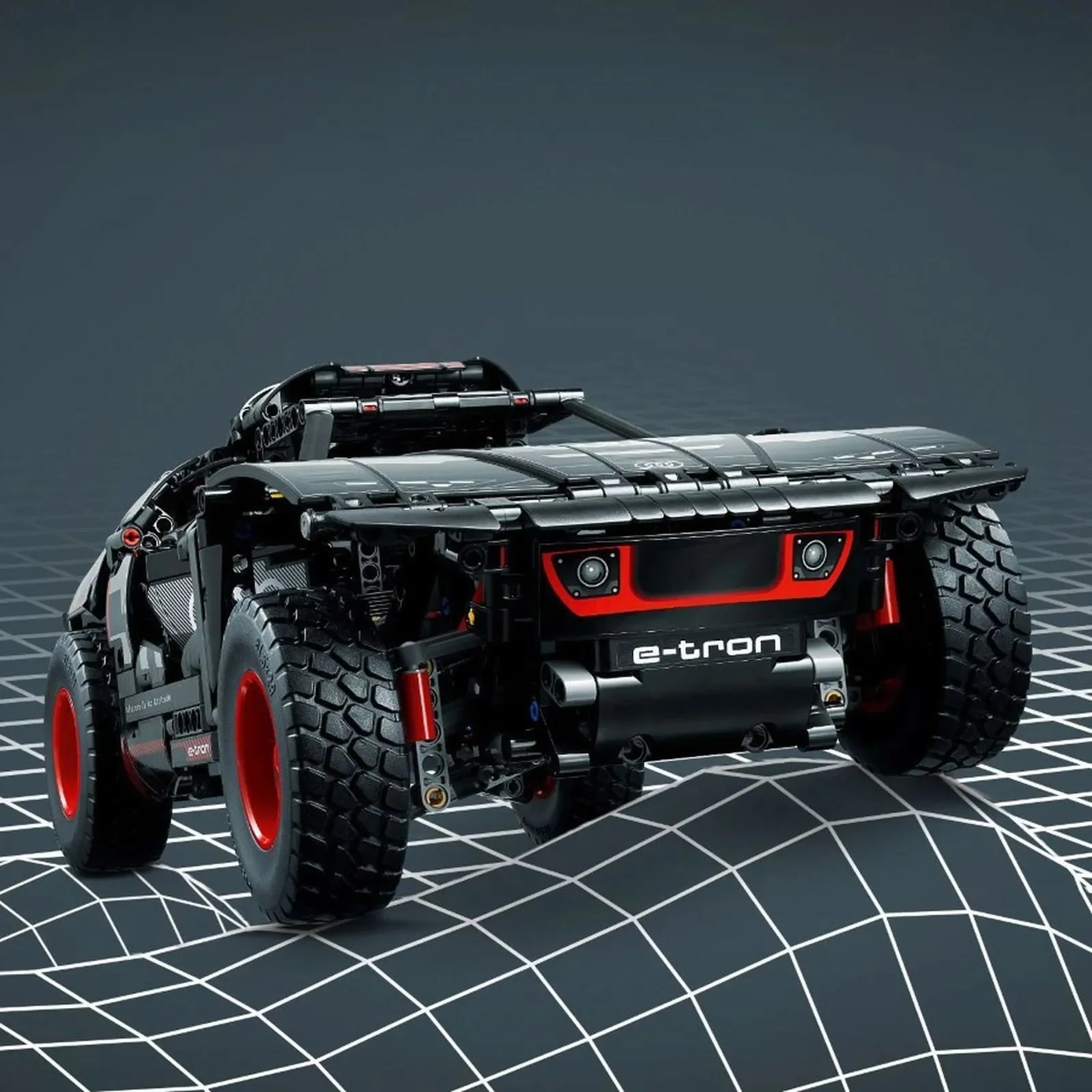 Set de constructie LEGO Technic Audi RS Q E-Tron, 914 el.