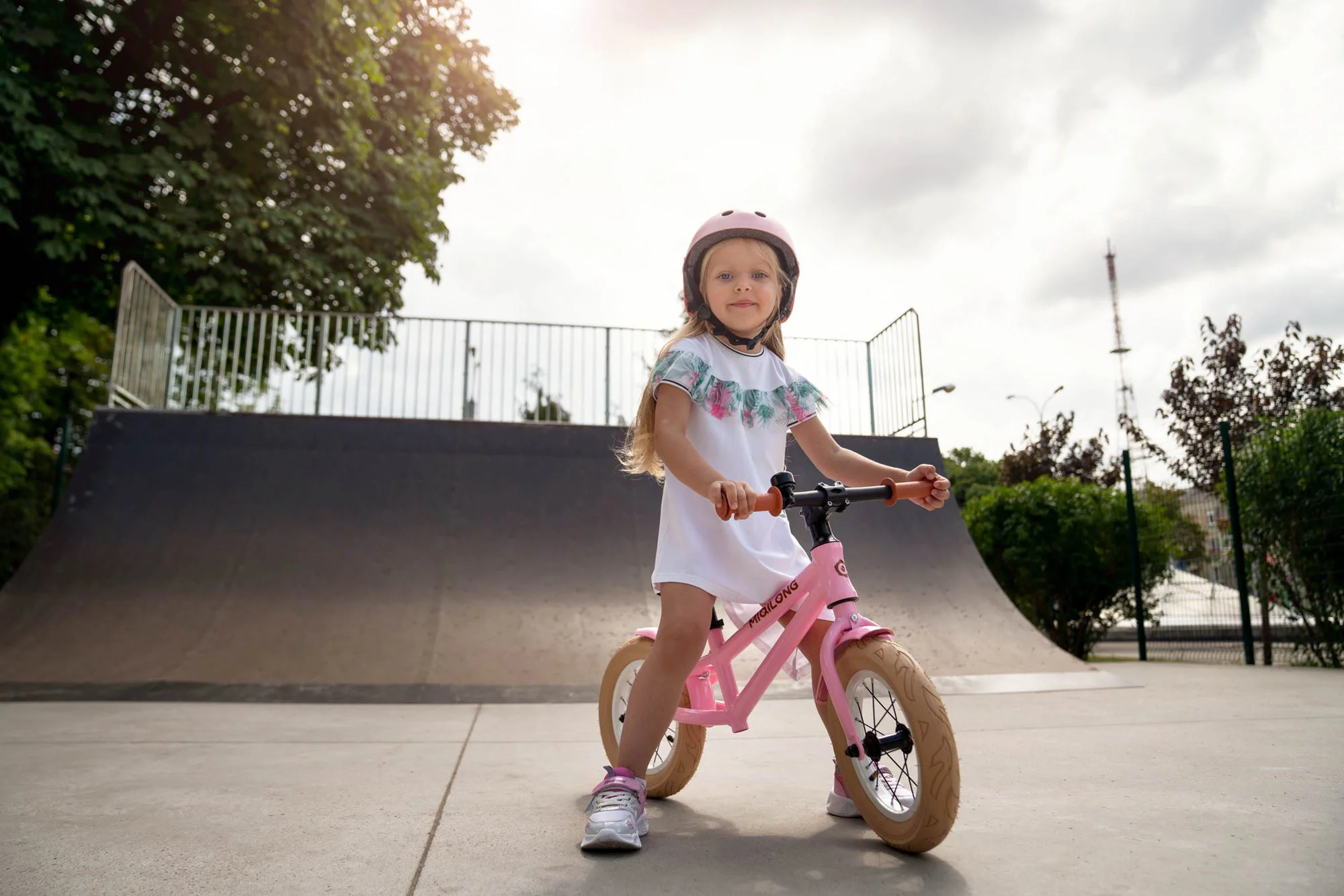 Bicicleta fara pedale Miqilong RVA 12", Roz