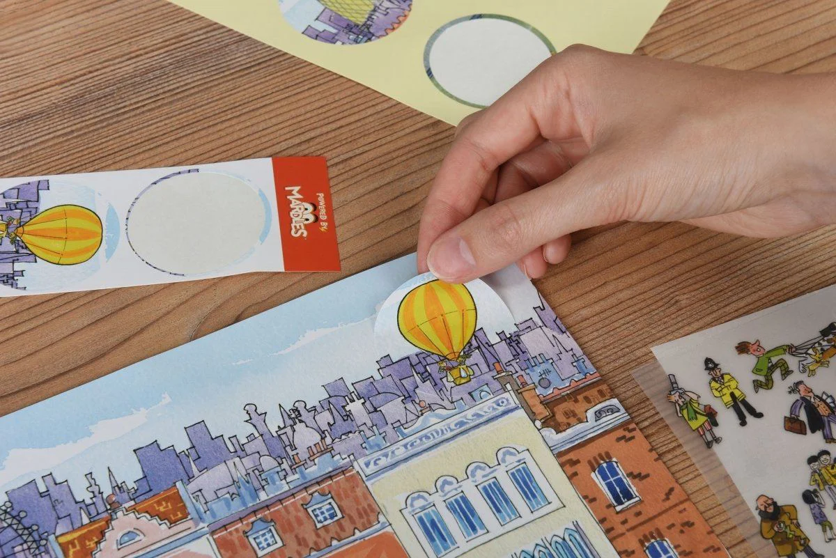 Set de stickere transferabile Scribble Down cu aplicatie online - Londra