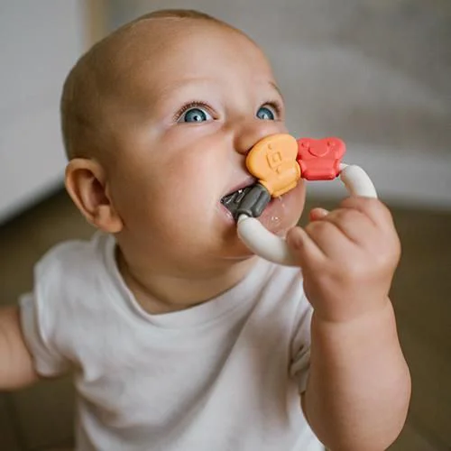 Погремушка с прорезывателем BabyOno Коричневая