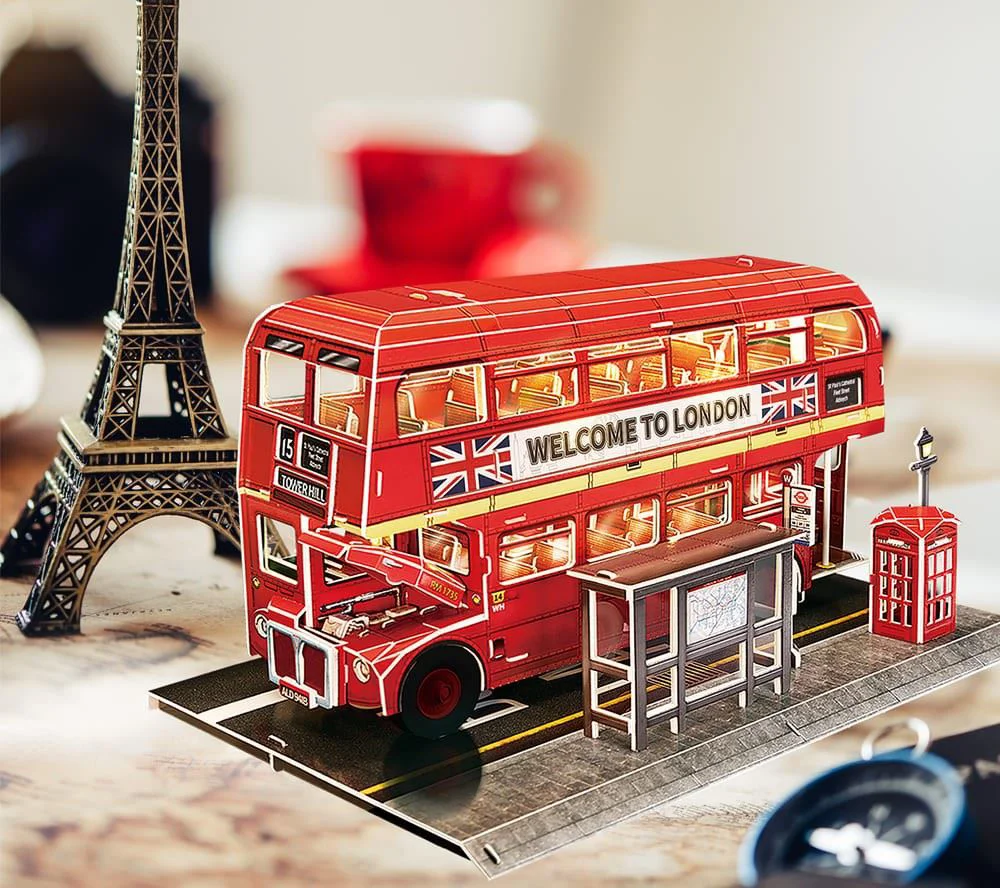 Puzzle 3D CubicFun Autobuz londonez cu iluminare LED