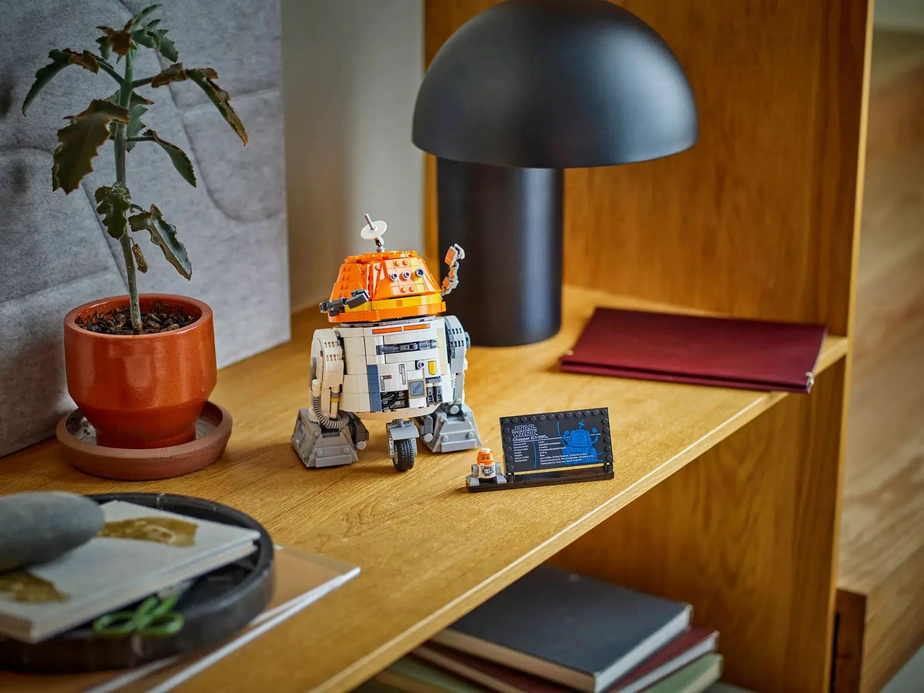 LEGO Star Wars - Астромеханический дроид Чоппер foto