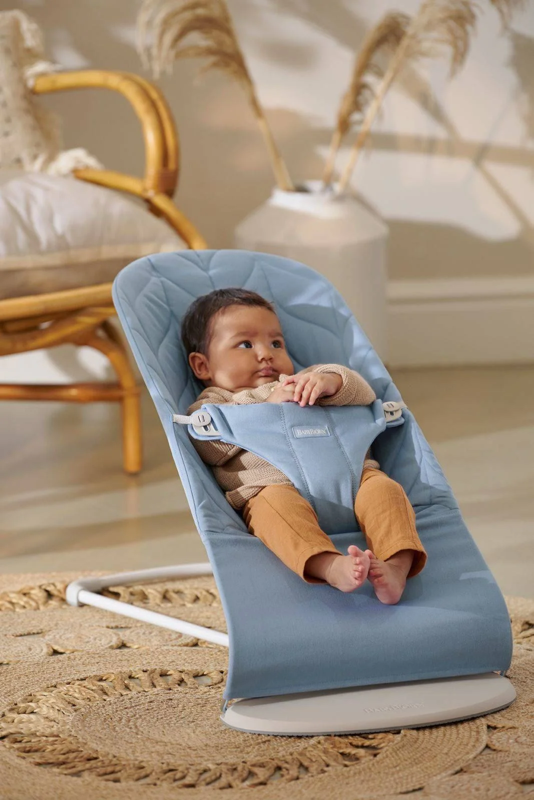 Кресло-шезлонг BabyBjorn Bliss Woven Petal Quilt Blue foto