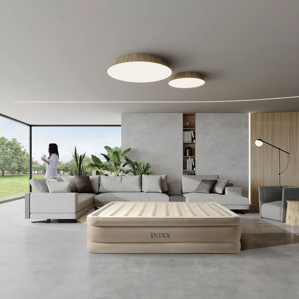 Надувной матрас Intex Velur Ultra Plush с встроенным насосом 220V, 152x203x46 см, до 272 кг foto