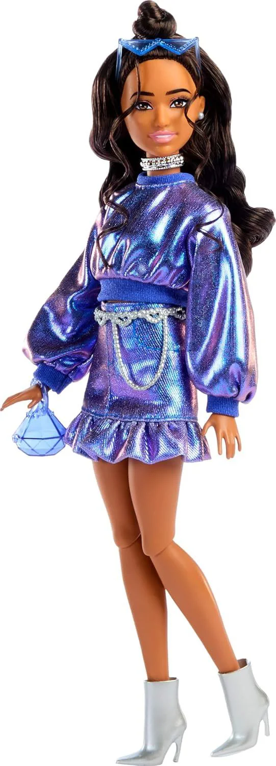 Papusa Barbie "Fashionista rochie violeta lucioasa" foto