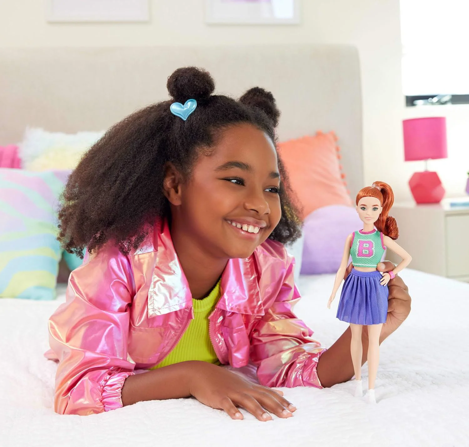 Papusa Barbie "Fashionista cu fusta plisata mov" foto