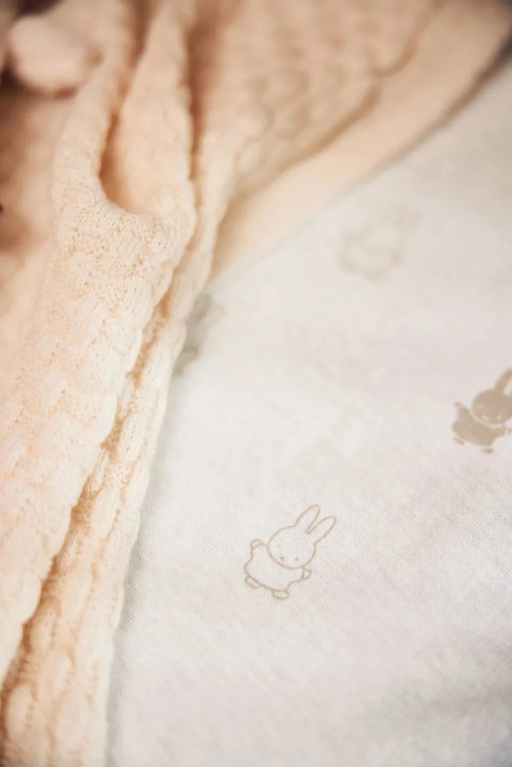 Cearsaf cu elastic Jollein Jersey Happy Miffy Nougat, 40/50x80/90 cm foto