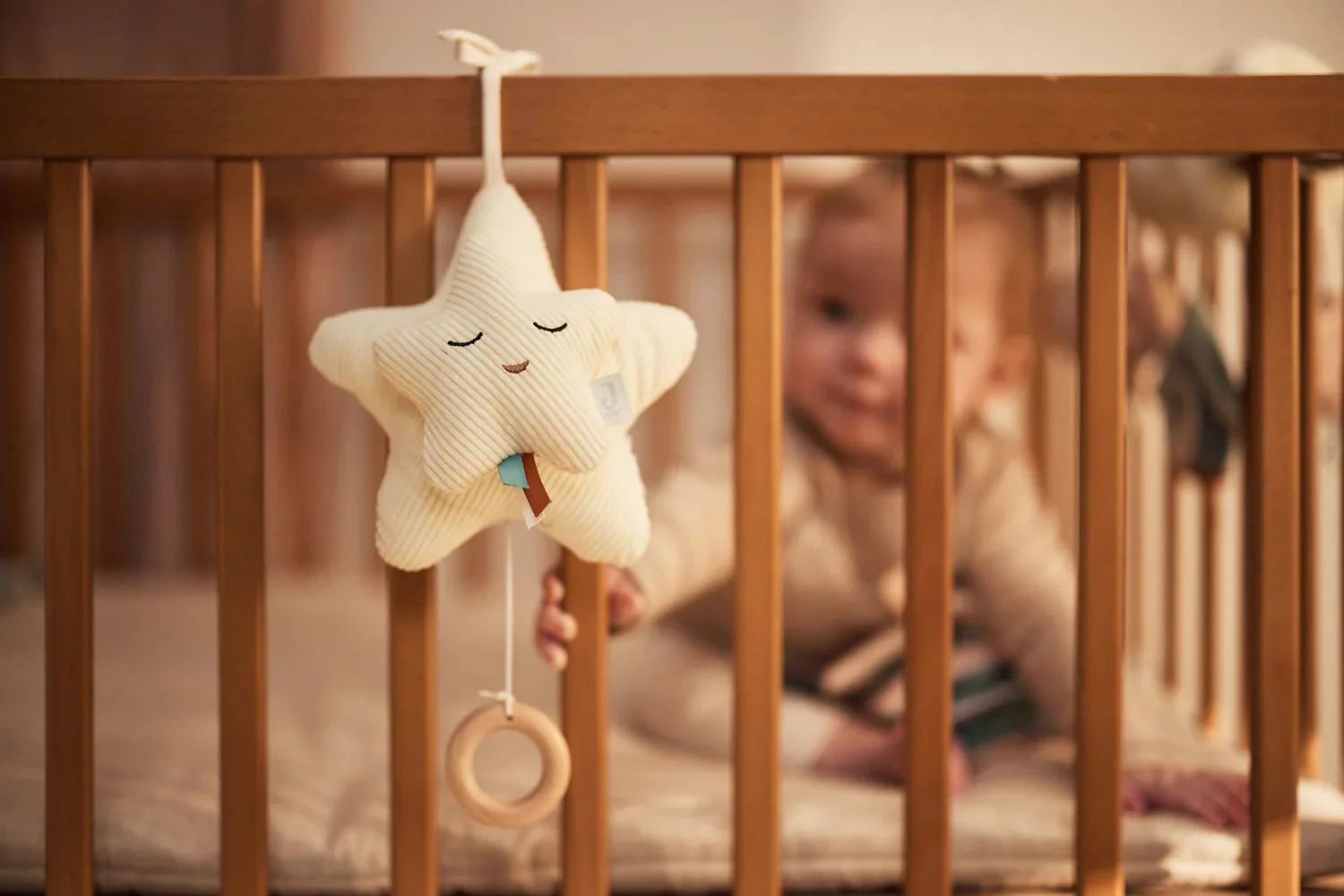 Музыкальная игрушка для кроватки Jollein Star Ivory foto