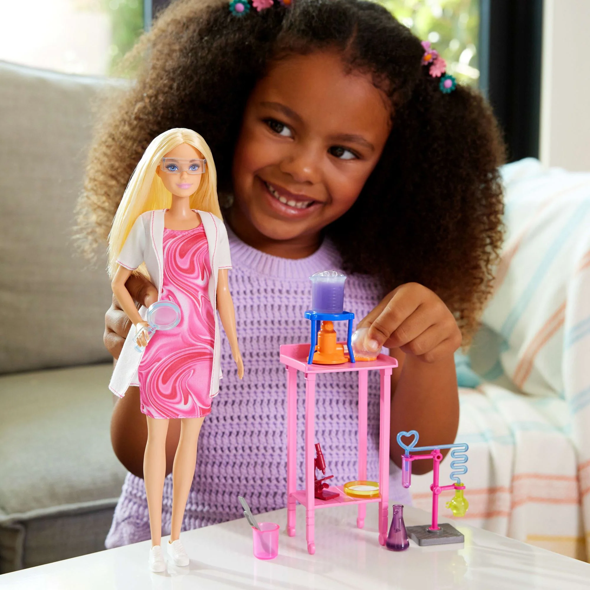 Papusa Barbie Om de stiinta, cu accesorii foto