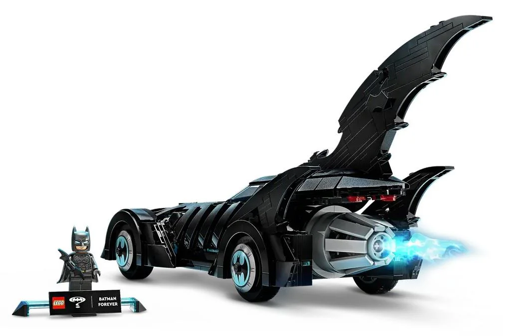 LEGO Batman - Batmobile из Batman Forever, 909 эл. foto
