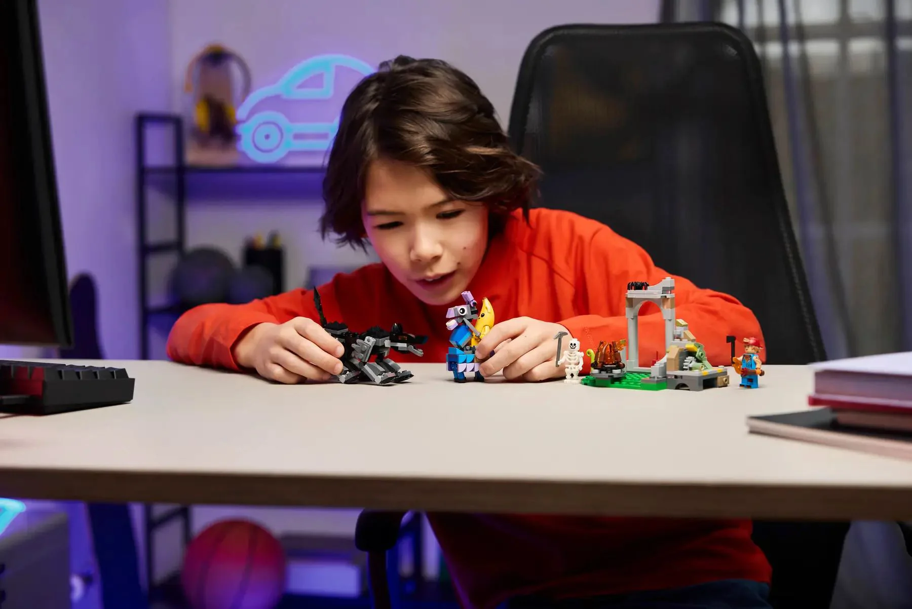 LEGO Fortnite - Peely & Sparkplug's Camp, 250 el. foto