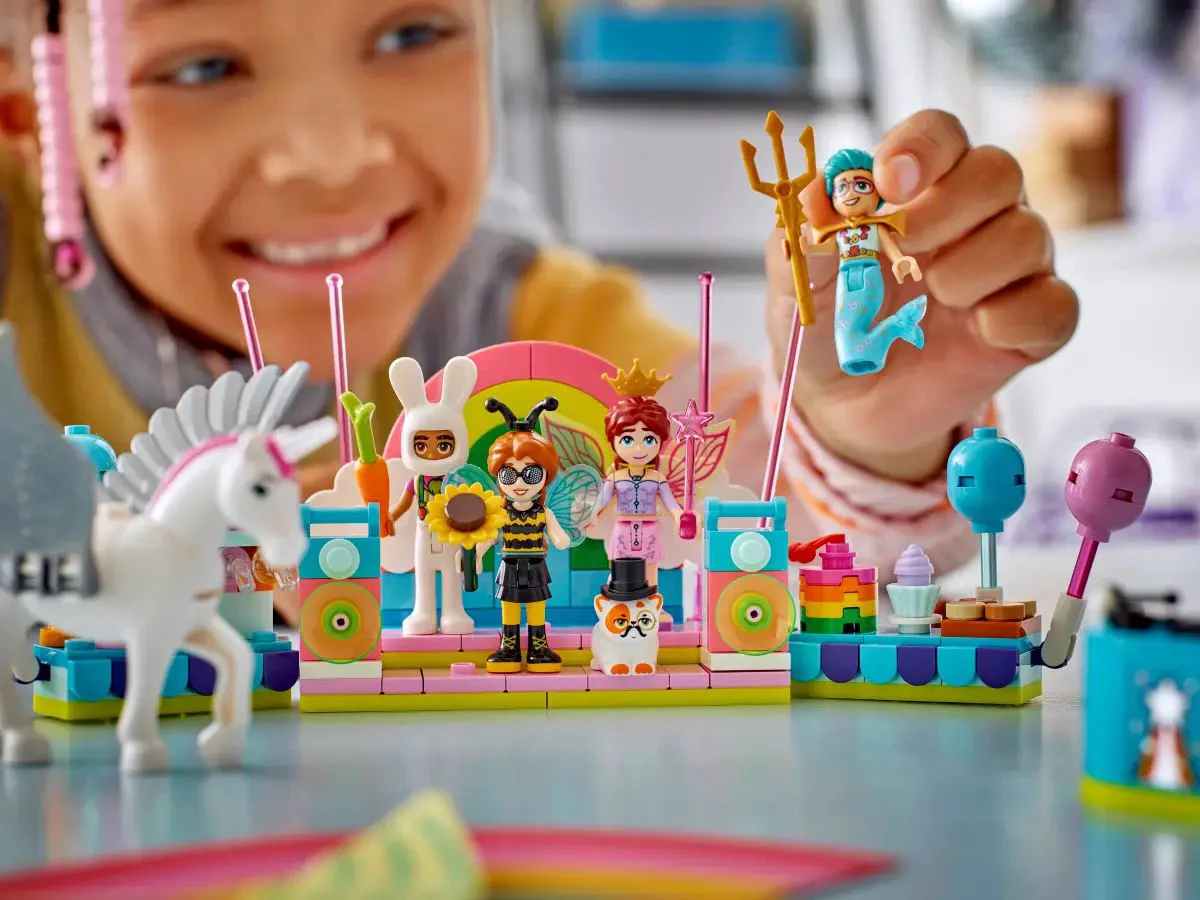 LEGO Friends - Petrecere costumata cu unicorni si zane, 261 el. foto