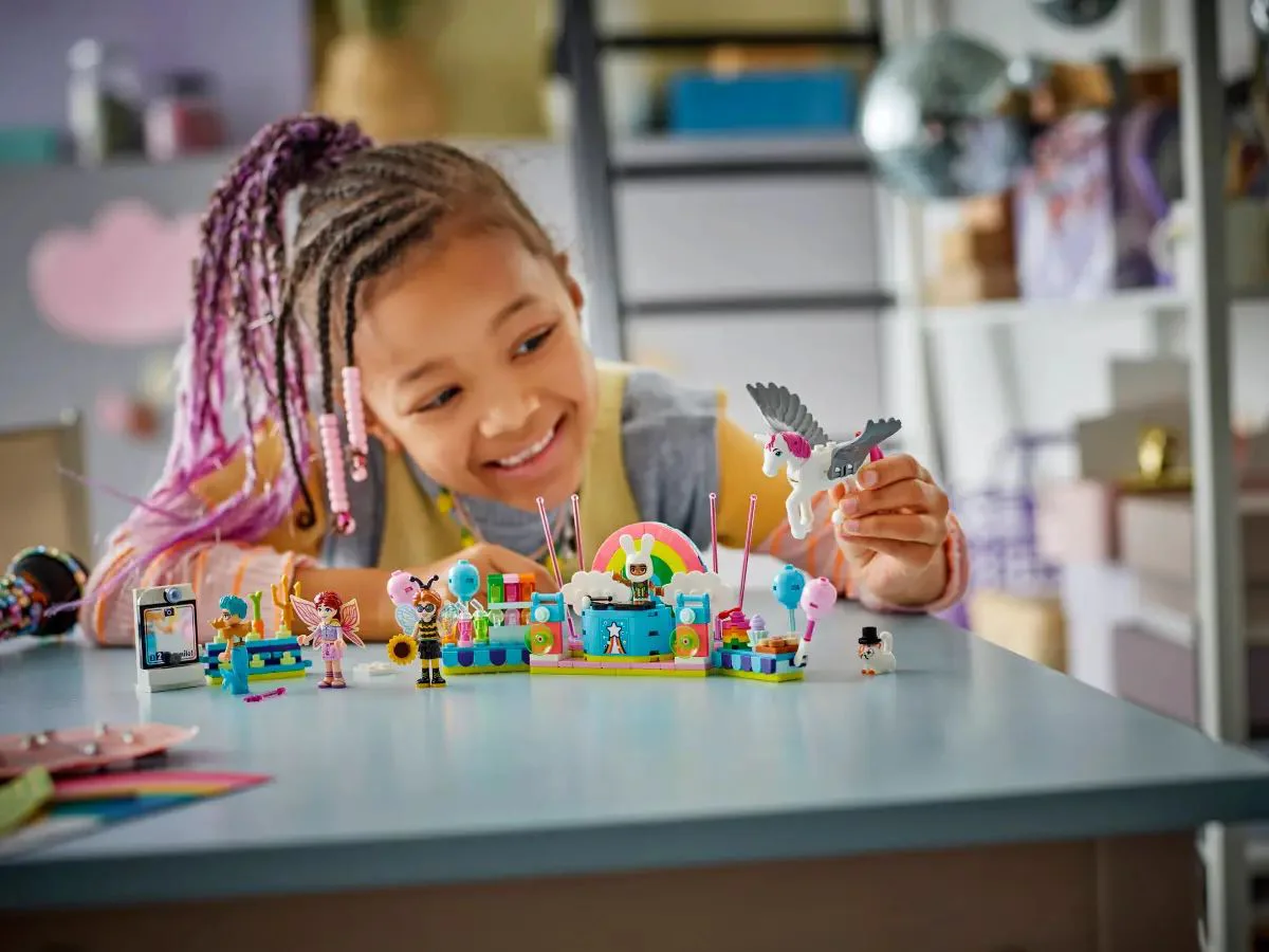 LEGO Friends - Petrecere costumata cu unicorni si zane, 261 el. foto