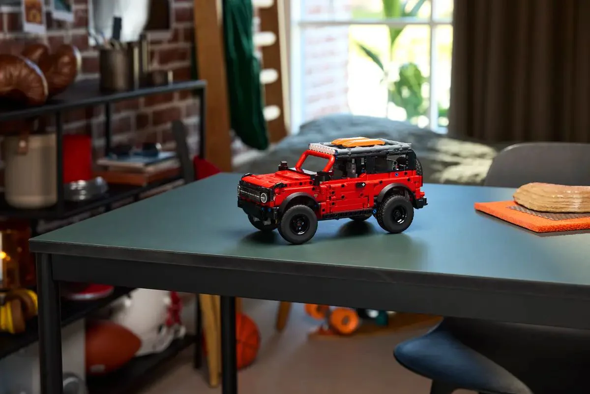 LEGO Technic - Ford Bronco SUV, 943 el. foto