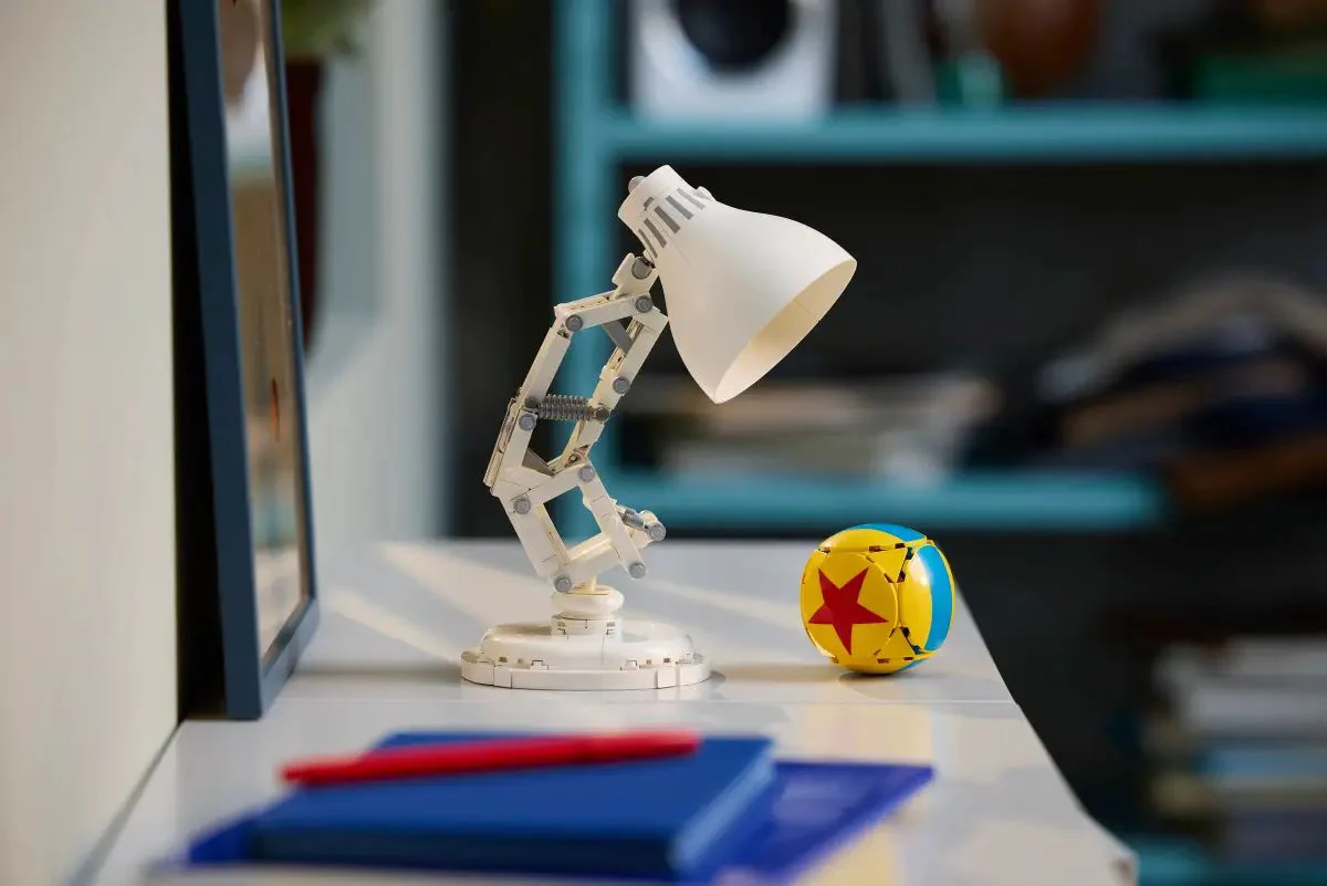 LEGO Ideas - Лампа Disney Pixar Люксо, 613 эл. foto