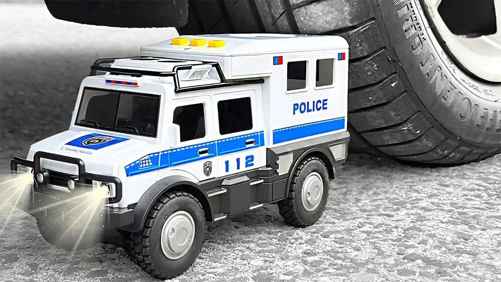 Jeep de politie cu inertie Wenyi cu lumini, sunete si usi mobile, 1:16 foto