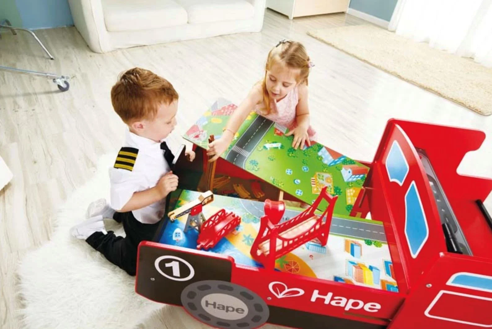 Игровой стол Hape Локомотив с железной дорогой foto