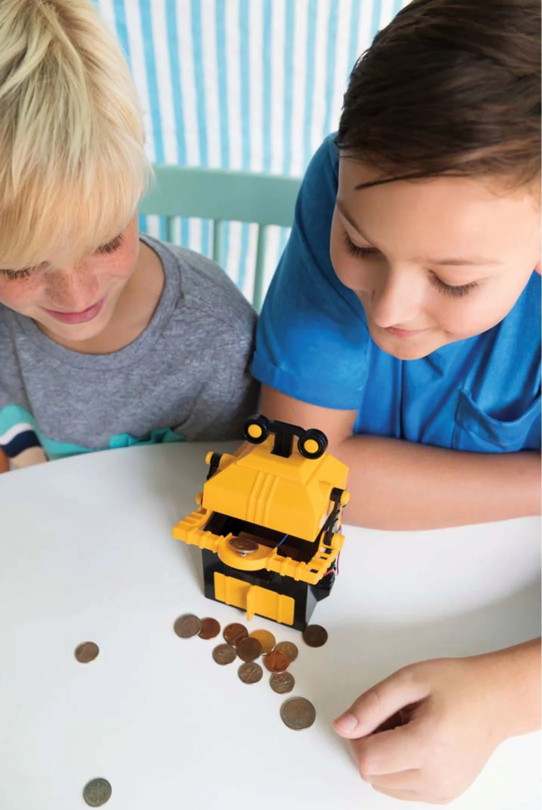 Игрушка для детей 4M Робот-копилка foto
