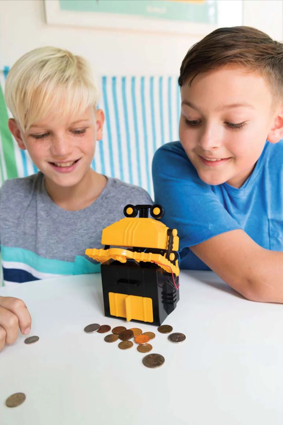 Игрушка для детей 4M Робот-копилка foto
