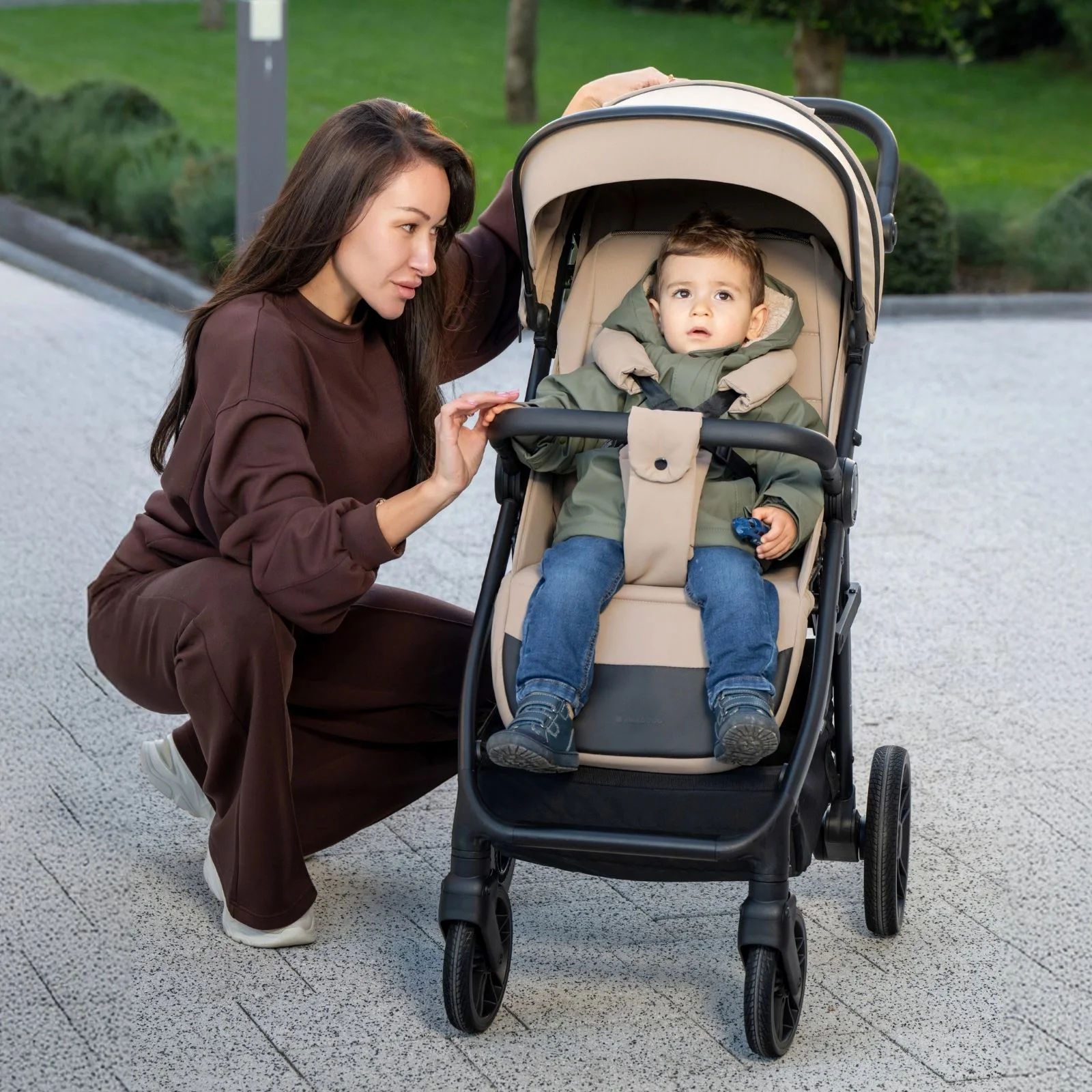 Carucior de plimbare KikkaBoo Jody Dark Grey foto