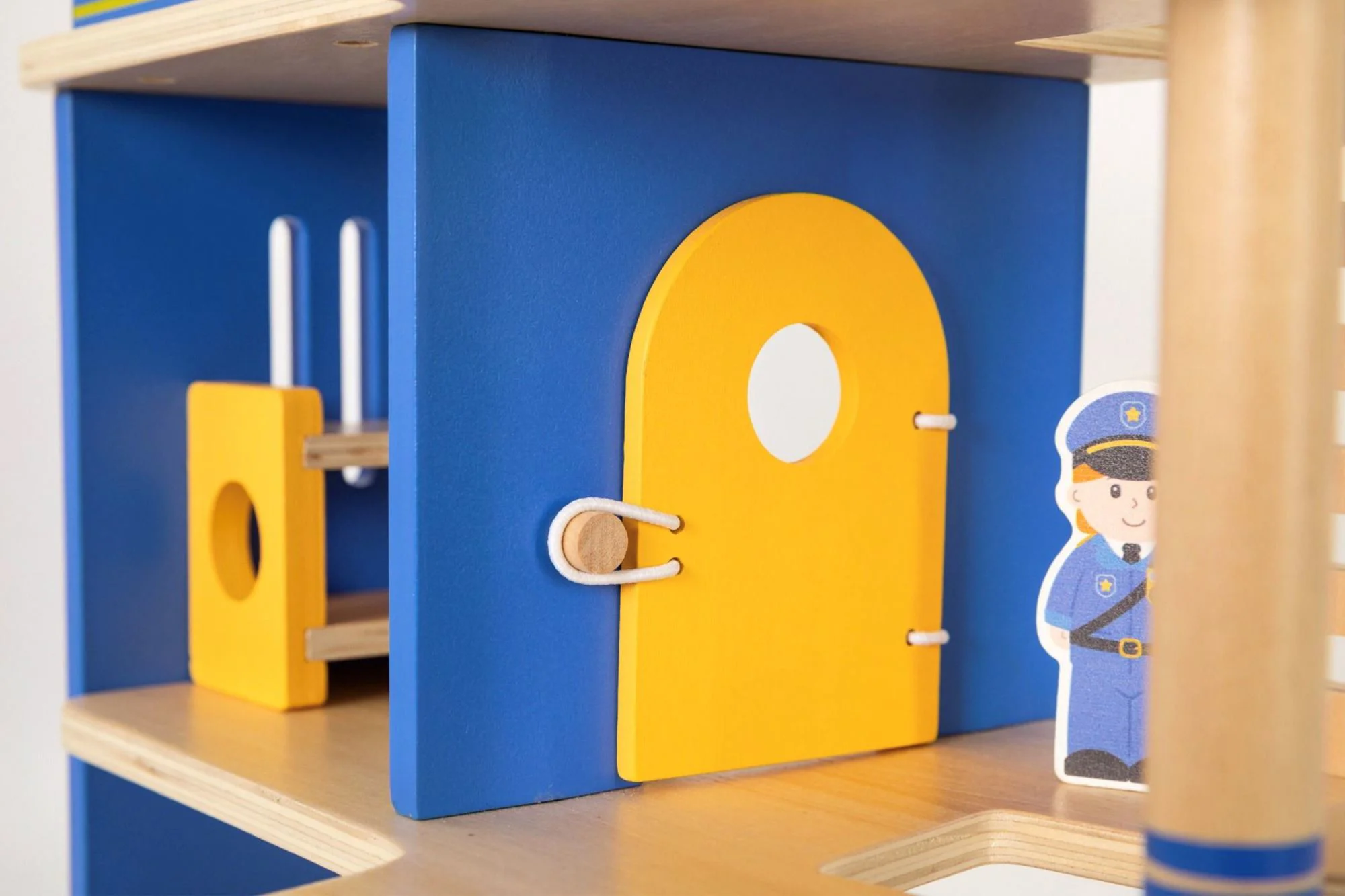 Set de joaca din lemn Viga Toys Sector de politie foto