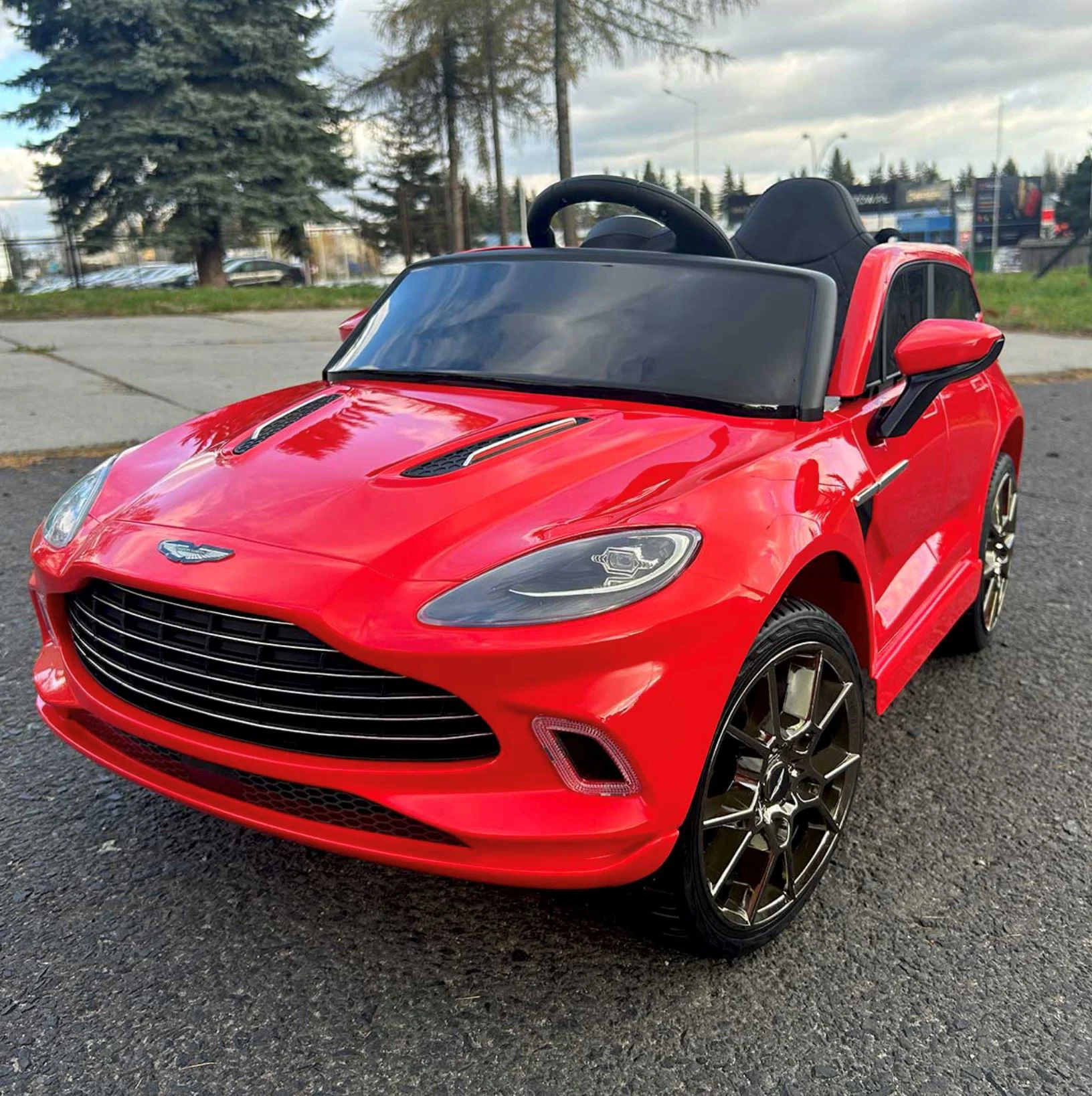Masinuta electrica Kids car Aston Martin, 12V7Ah, motor 390x2, roti EVA, Rosu foto
