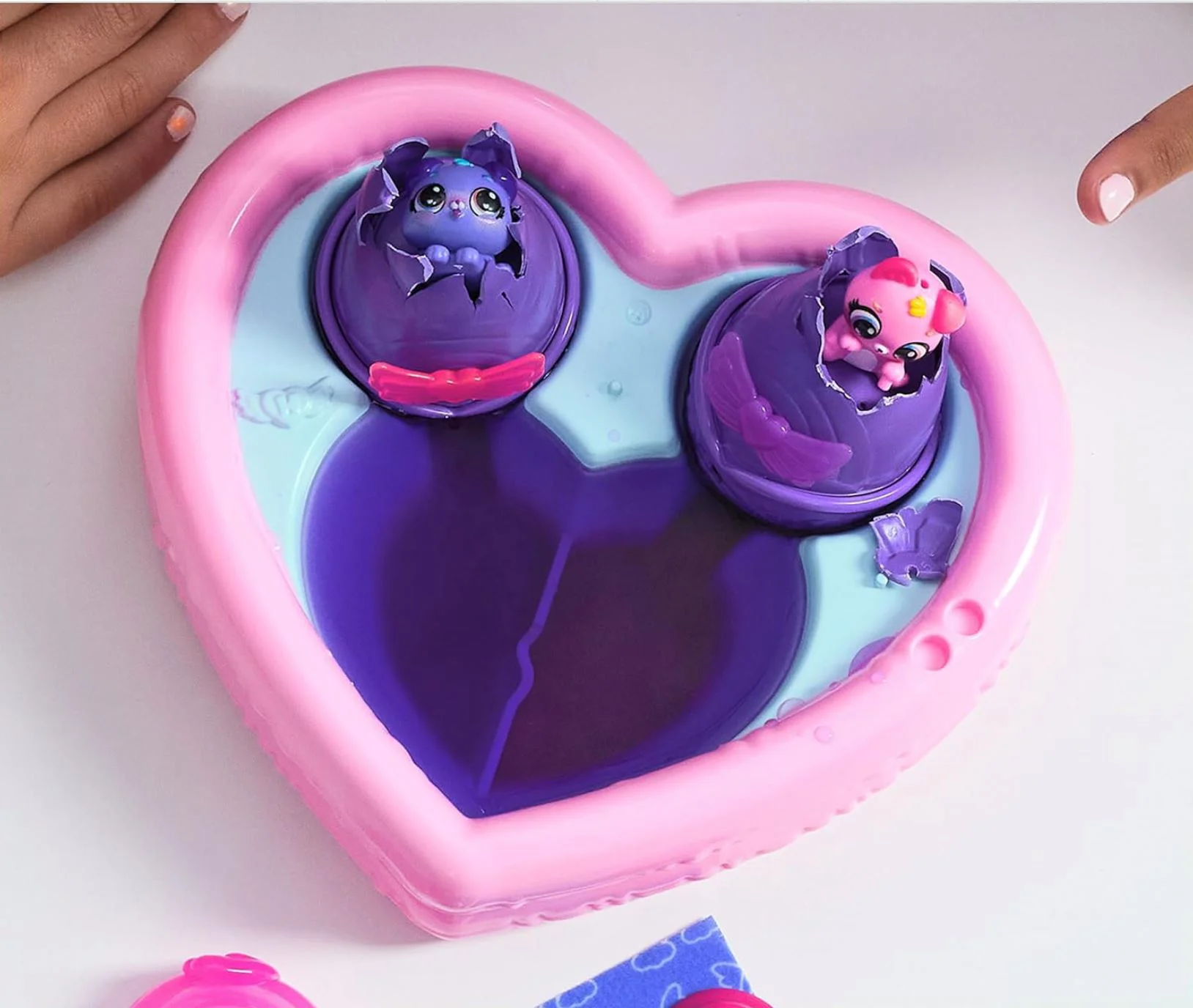 Игровой набор Spin Master Hatchimals Alive, Неоновая Радуга, Вечеринка у бассейна foto
