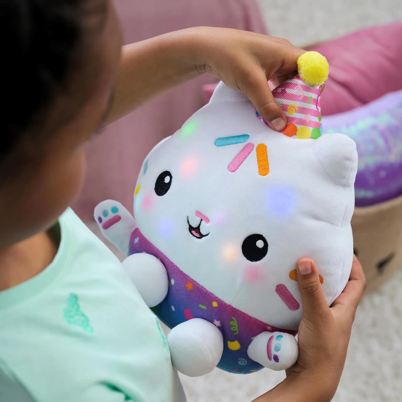 Jucarie de plus Spin Master Cakey Cat, seria Gabbys Dollhouse foto