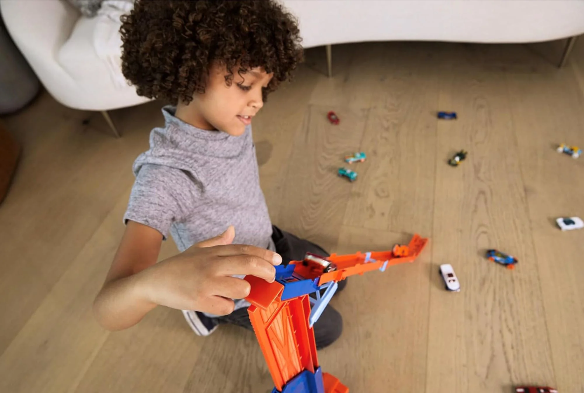 Set de joaca Hot Wheels City, Transportator masini si pista de lansare foto