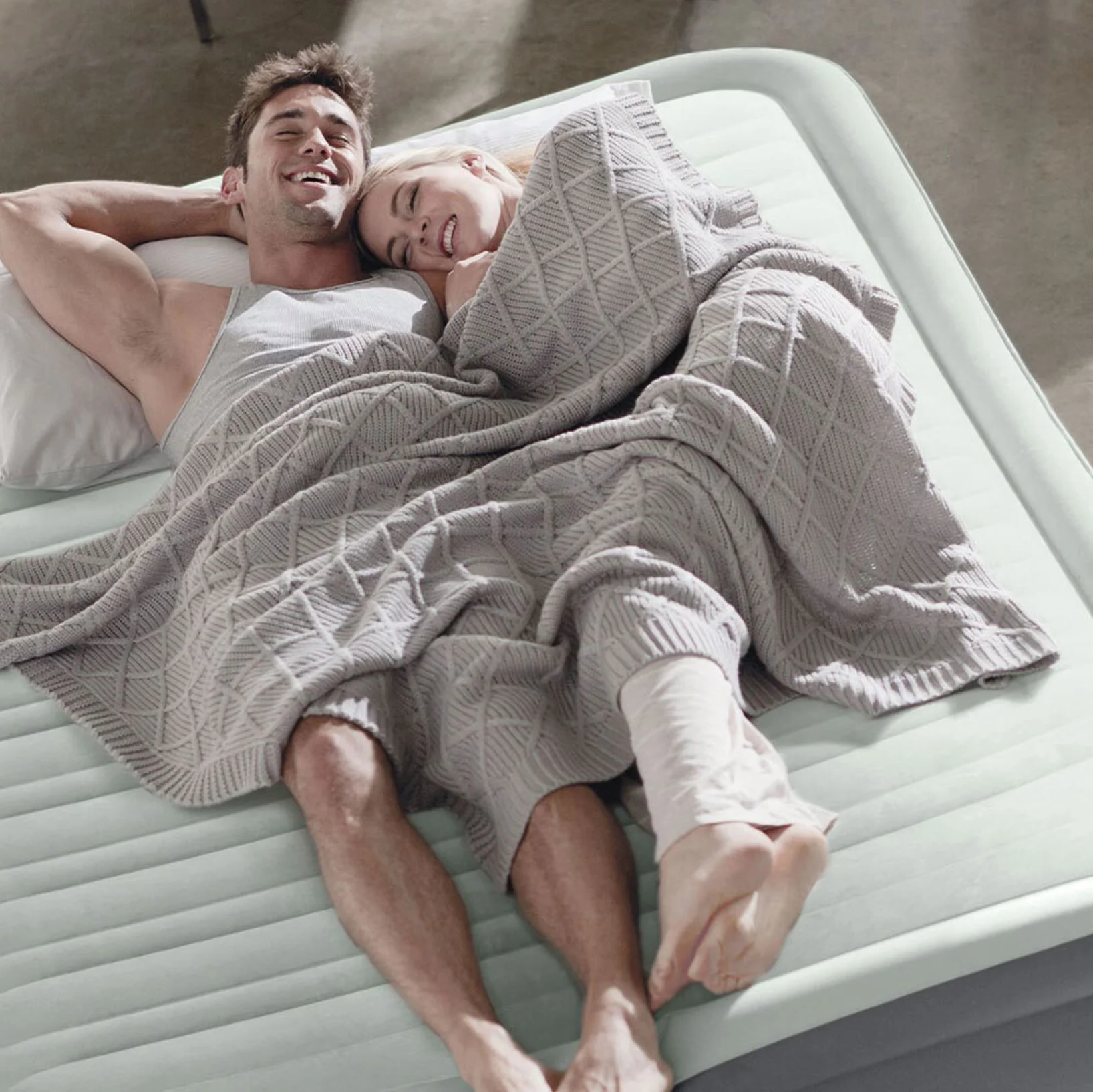 Надувная кровать INTEX Velur PremAire I, 152x203x46 см со встроенным насосом foto