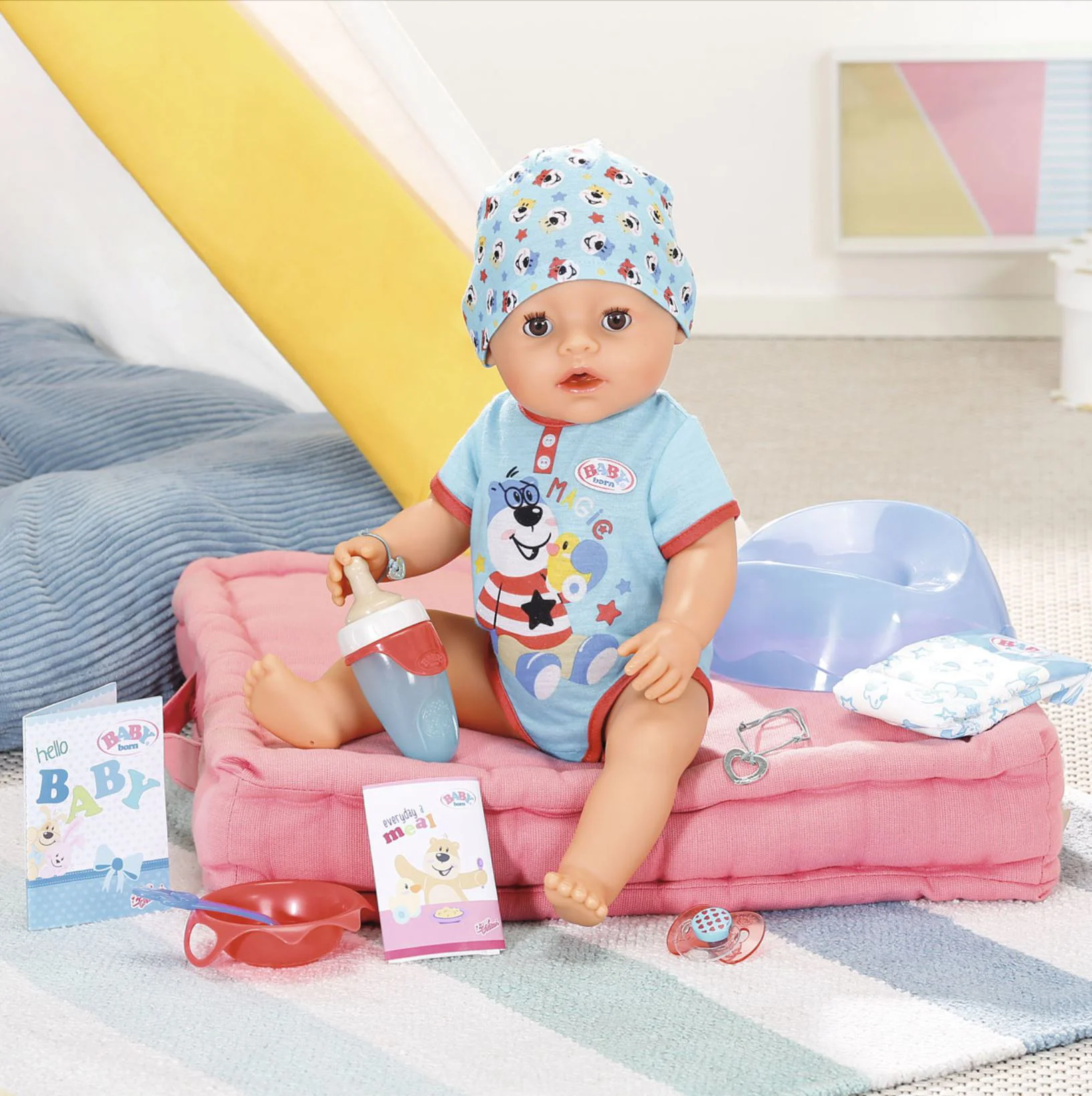 Papusa Baby Born Bebelus baietel, cu functii si accesorii, 43 cm foto