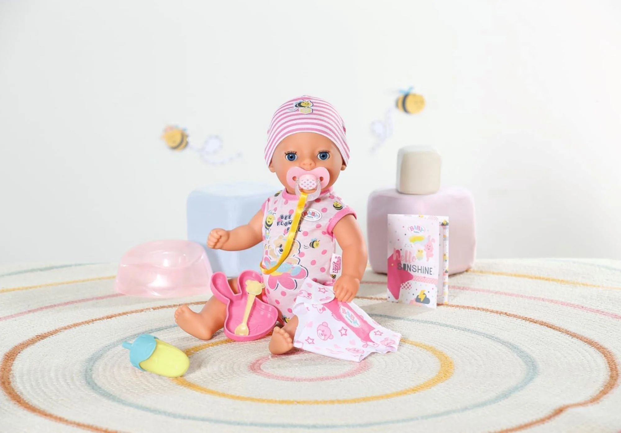 Papusa Baby Born Bebelus Lena cu hainute roz, 36 cm foto