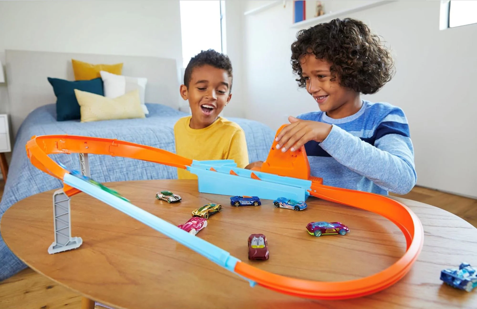 Set de joaca Hot Wheels Campionul cercului, 1:64 foto