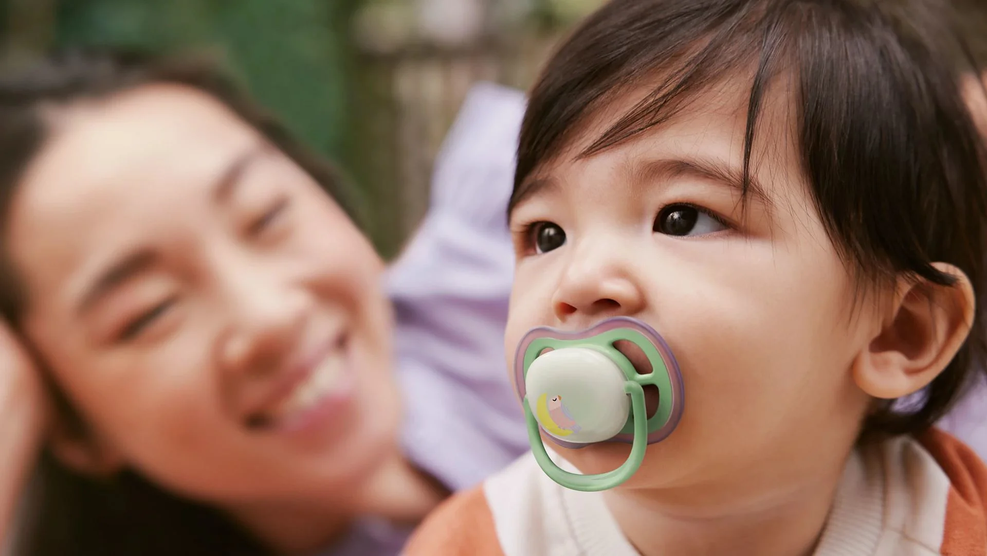 Пустышки из силикона Philips Avent Ultra Air Night светящиеся Бабочкa (6-18 мес.), 2 шт. foto