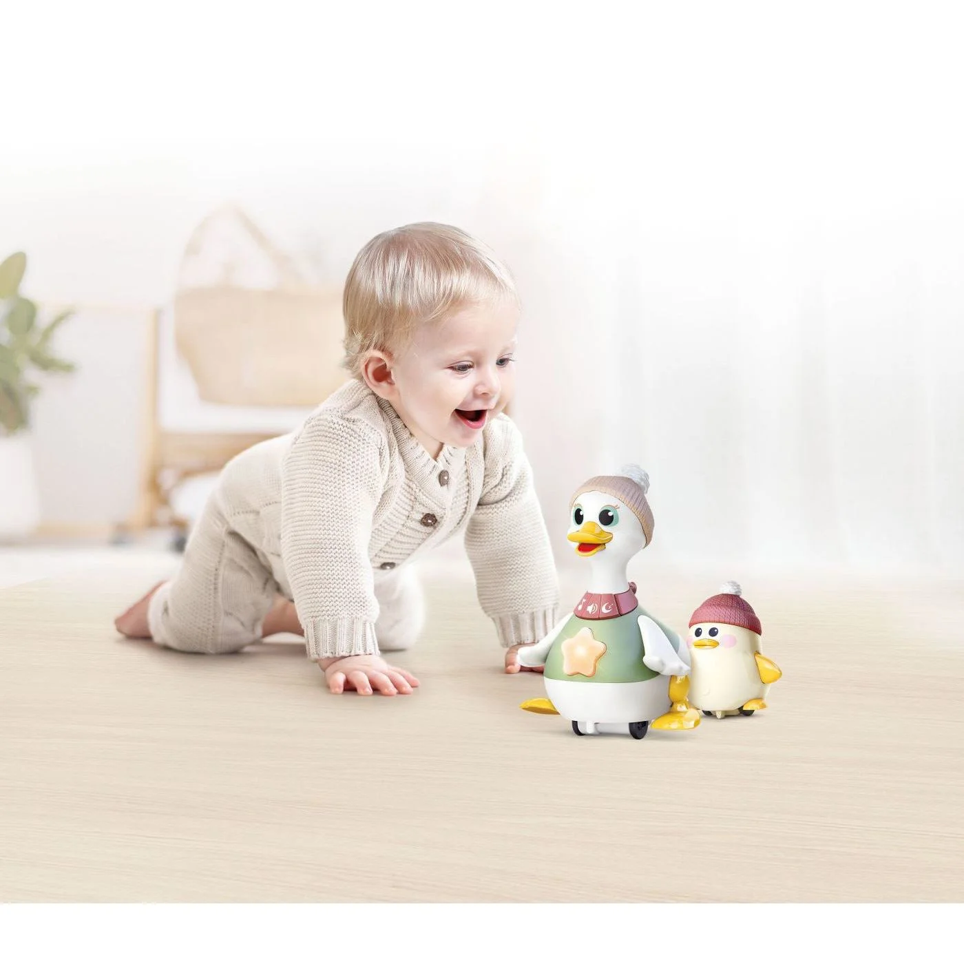 Интерактивная игрушка Hola Toys Мама утка и утёнок foto