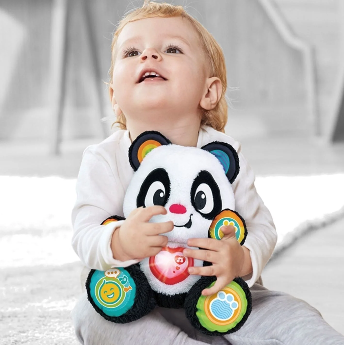 Мягкая интерактивная игрушка Winfun Панда со звуками и светом foto