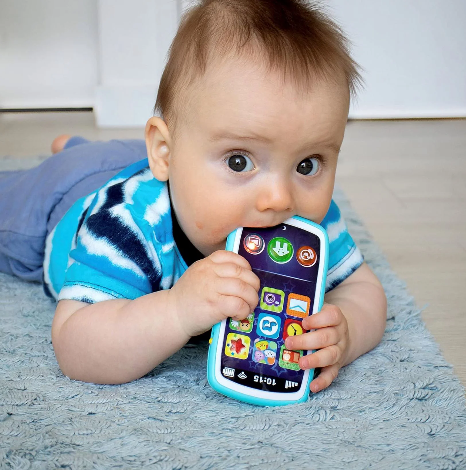 Интерактивная игрушка Winfun Смартфон со звуками и светом, английский язык foto