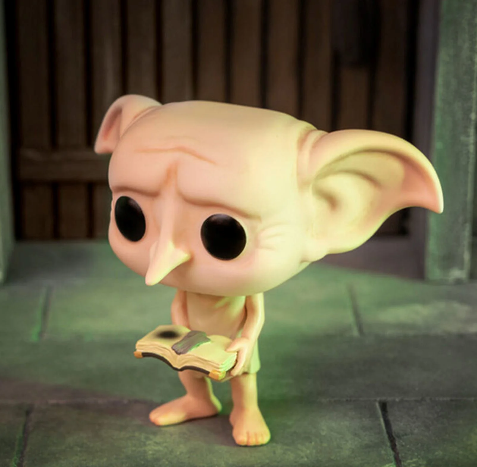 Figurina Funko Pop Dobby cu carte, 9 cm foto