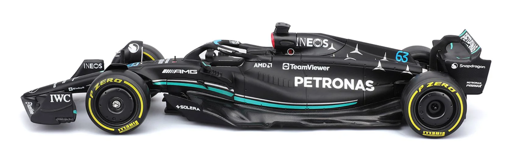 Модель автомобиля Bburago Mercedes-AMG F1 W14 E Performance с фигуркой, 1:24 foto