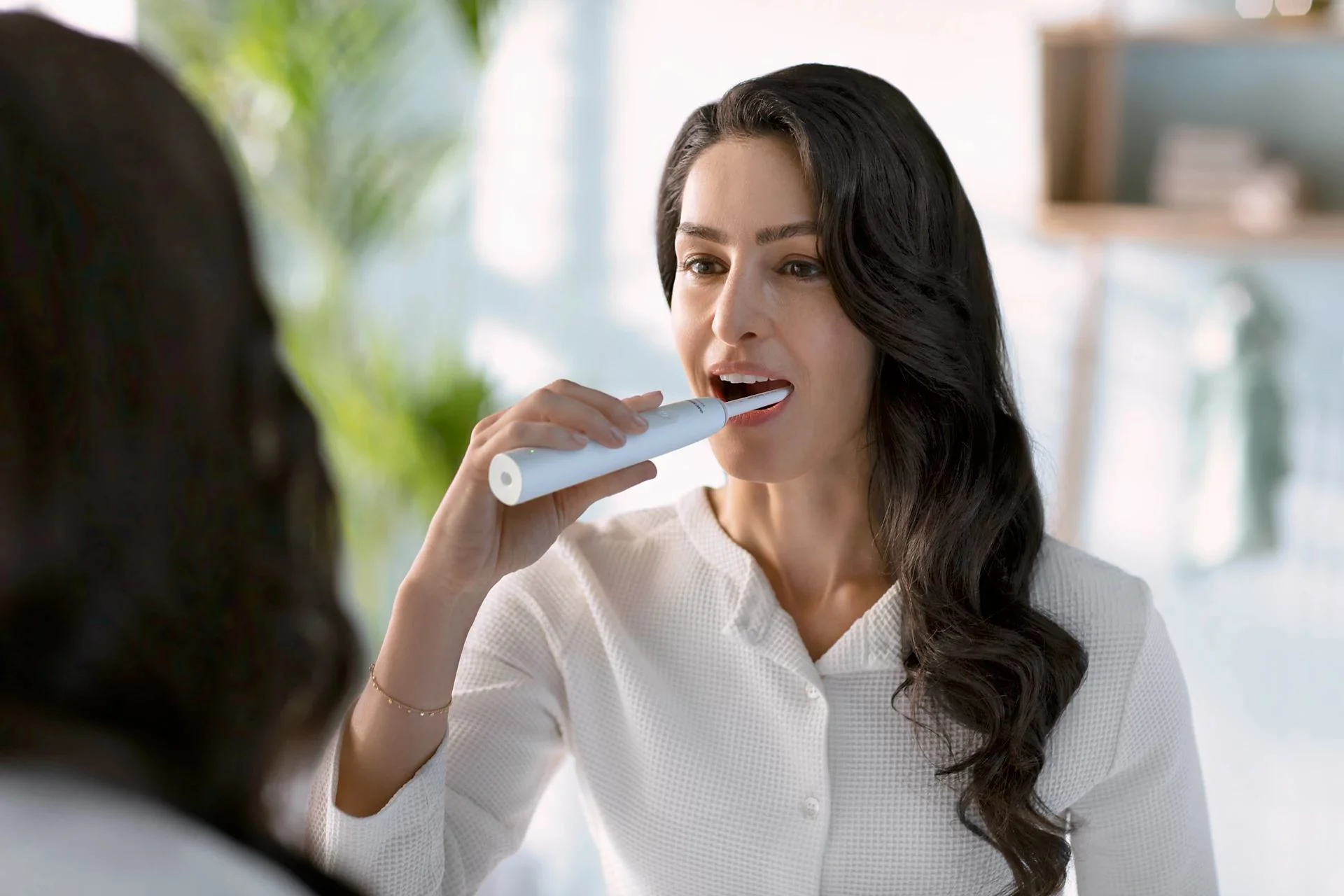 Электрическая звуковая зубная щётка Philips Sonicare серия 3100 с чехлом foto