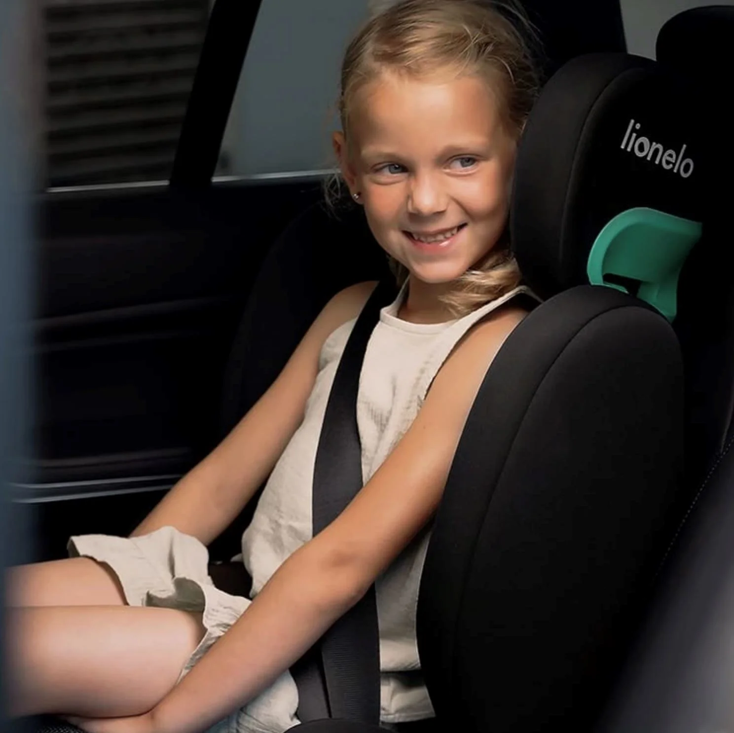 Автокресло Lionelo Isofix Hugo Черное, 15-36 кг foto