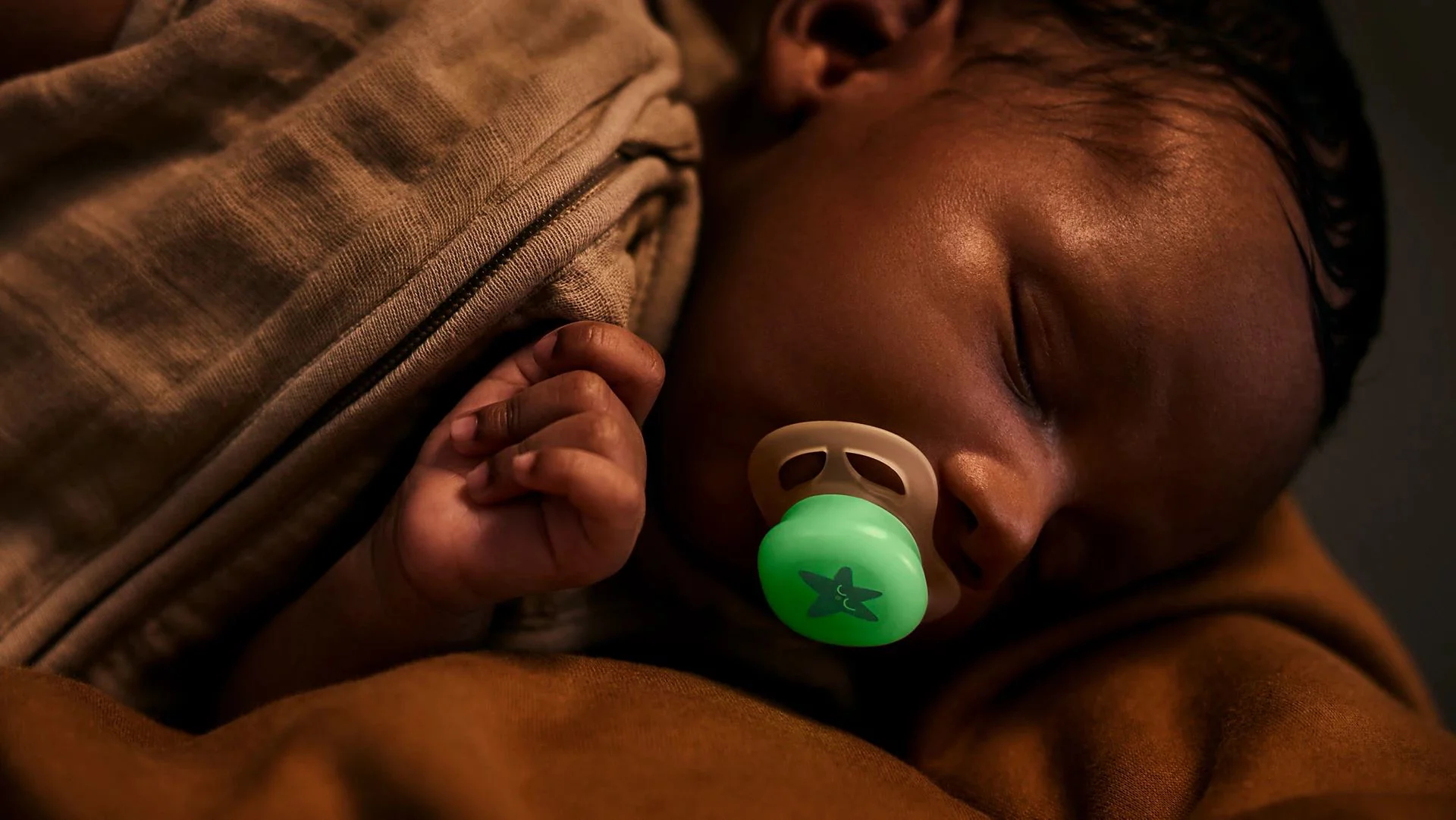 Suzete din silicon Philips Avent Ultra Night Start (0-2 luni), 2 buc. foto